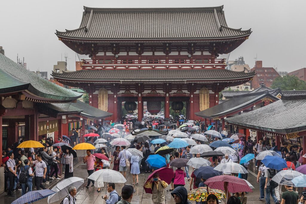 Why Japanese Shops Leave Umbrellas Outside the Door
